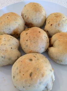 Pizza pops with rosemary and garlic 